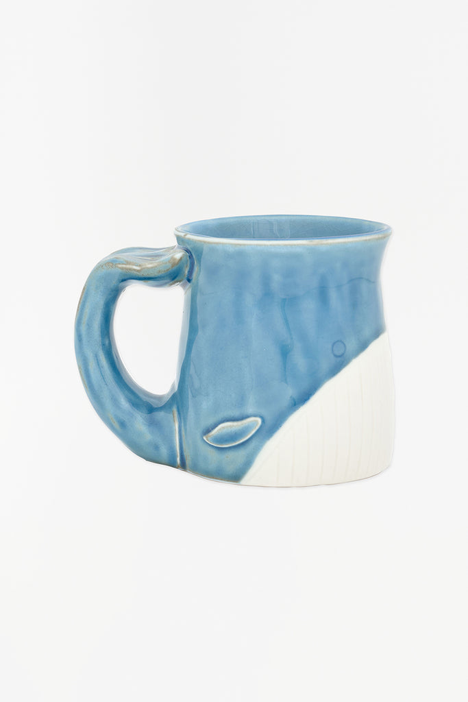 Mug o taza en porcelana azul forma de ballena