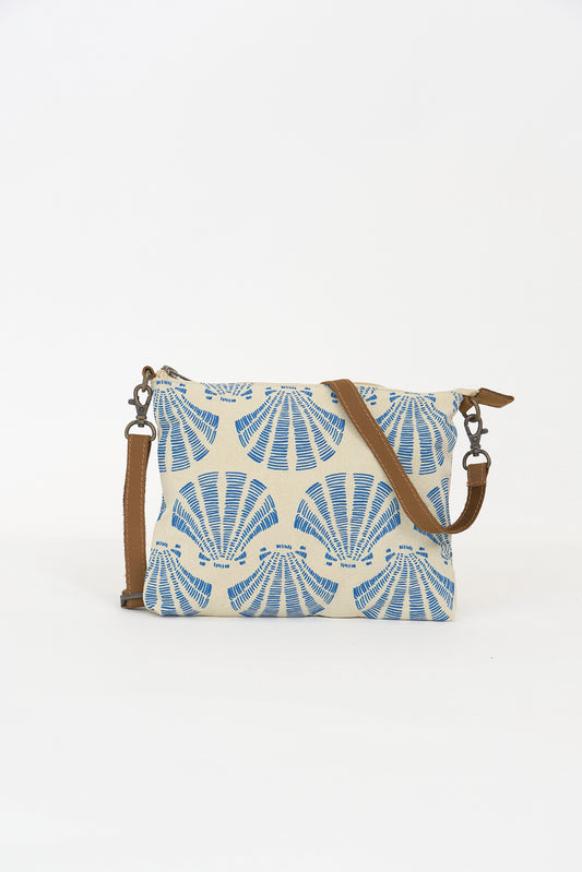 Crossbody bag with shell print