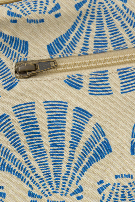 Crossbody bag with shell print