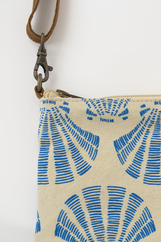 Crossbody bag with shell print