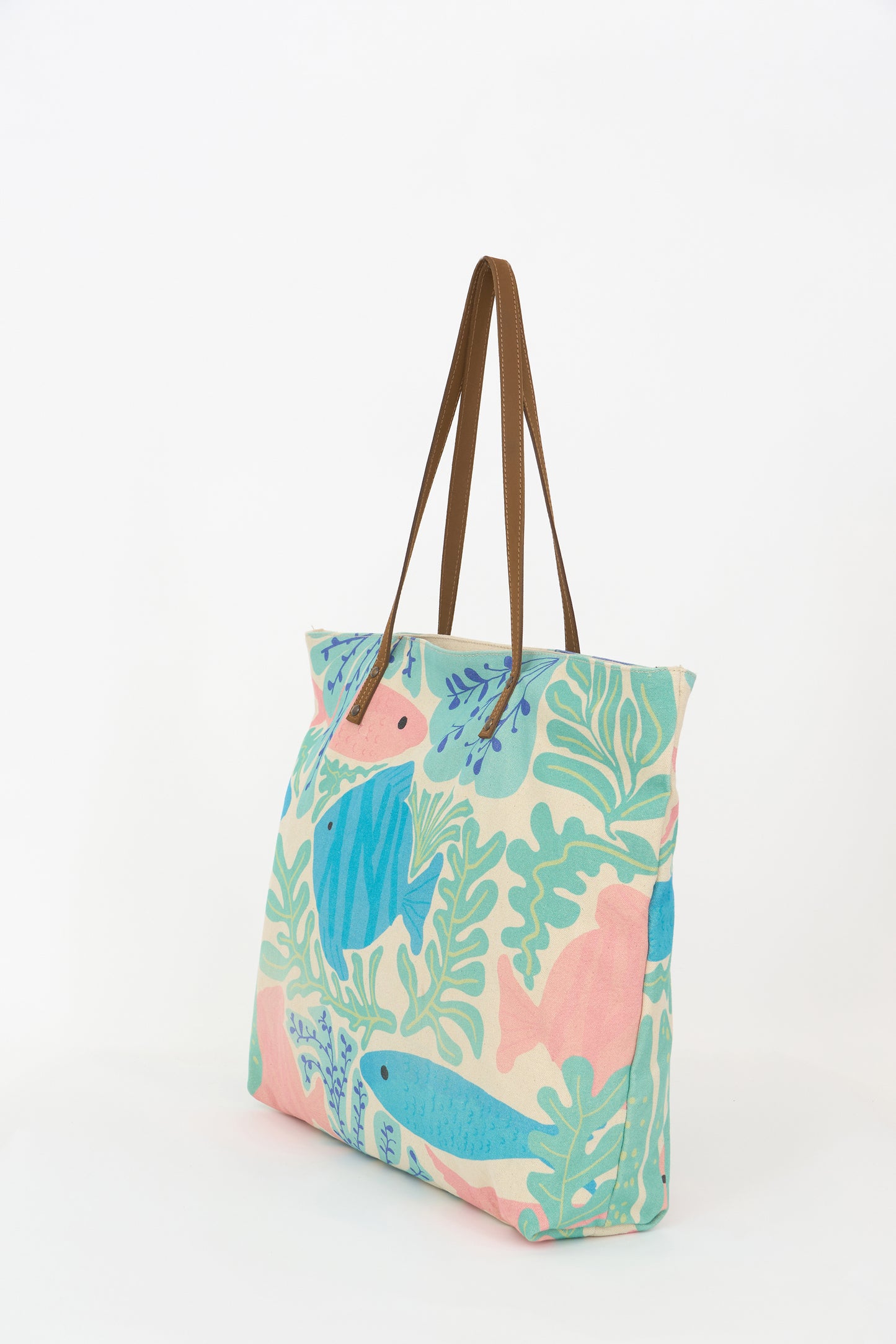 Tote poltsa handia itsas estanpatuarekin