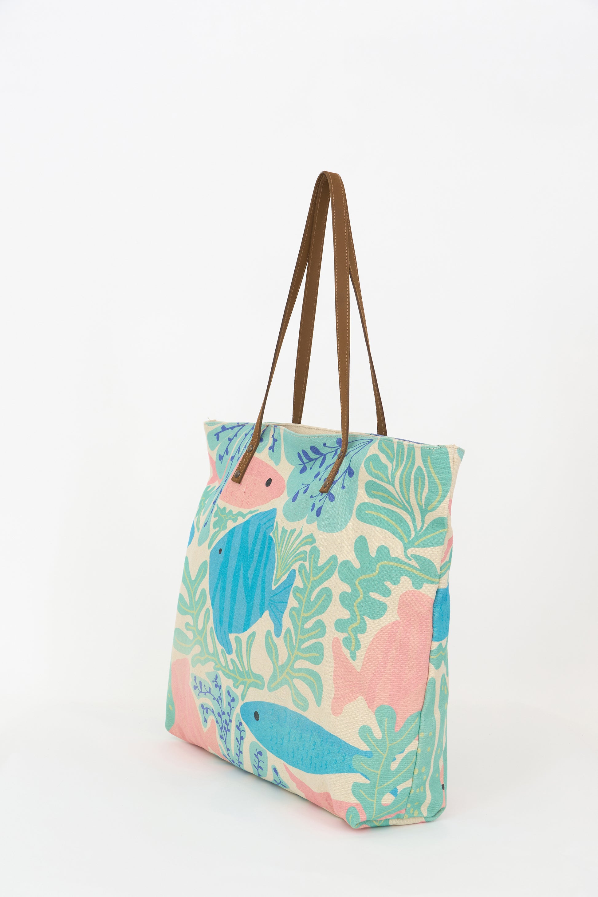 Tote poltsa handia itsas estanpatuarekin