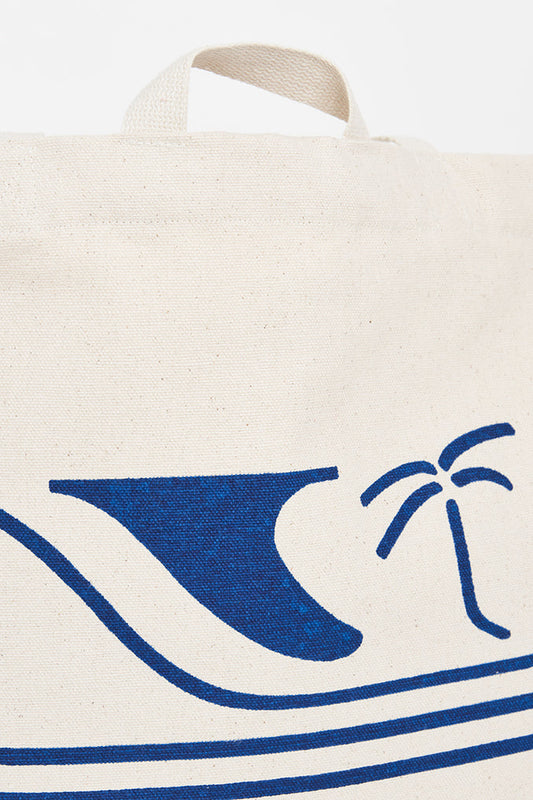 Tote bag with surfer motifs