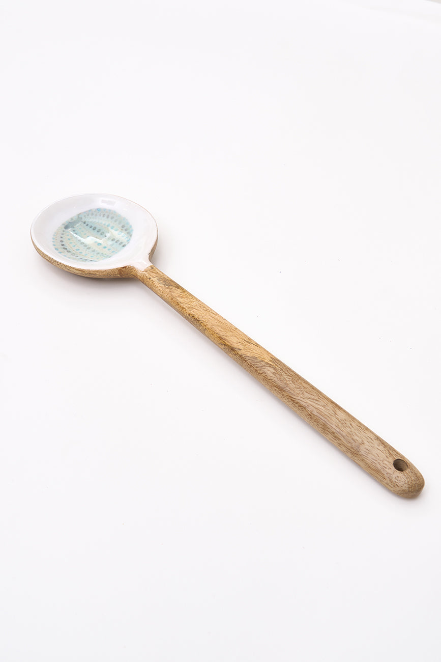 Cuchara de madera esmaltada con erizo de mar