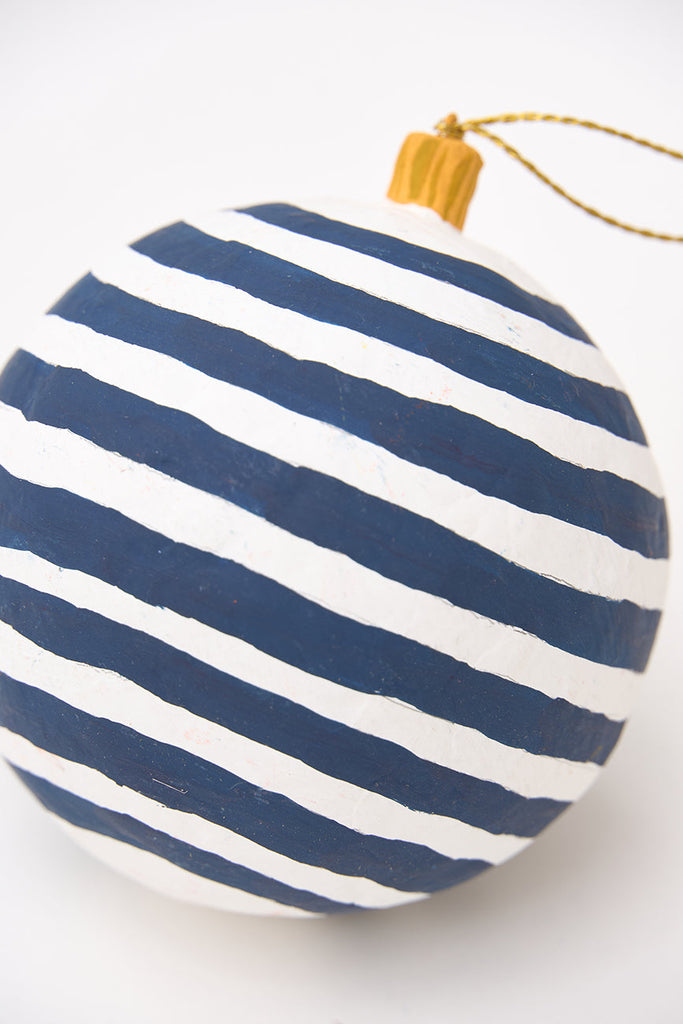 Colgante navideño bola con rayas en papel maché