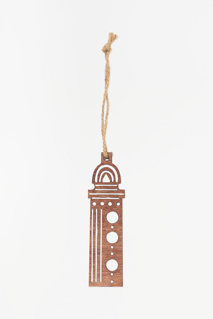 Colgante navideño forma de faro en madera