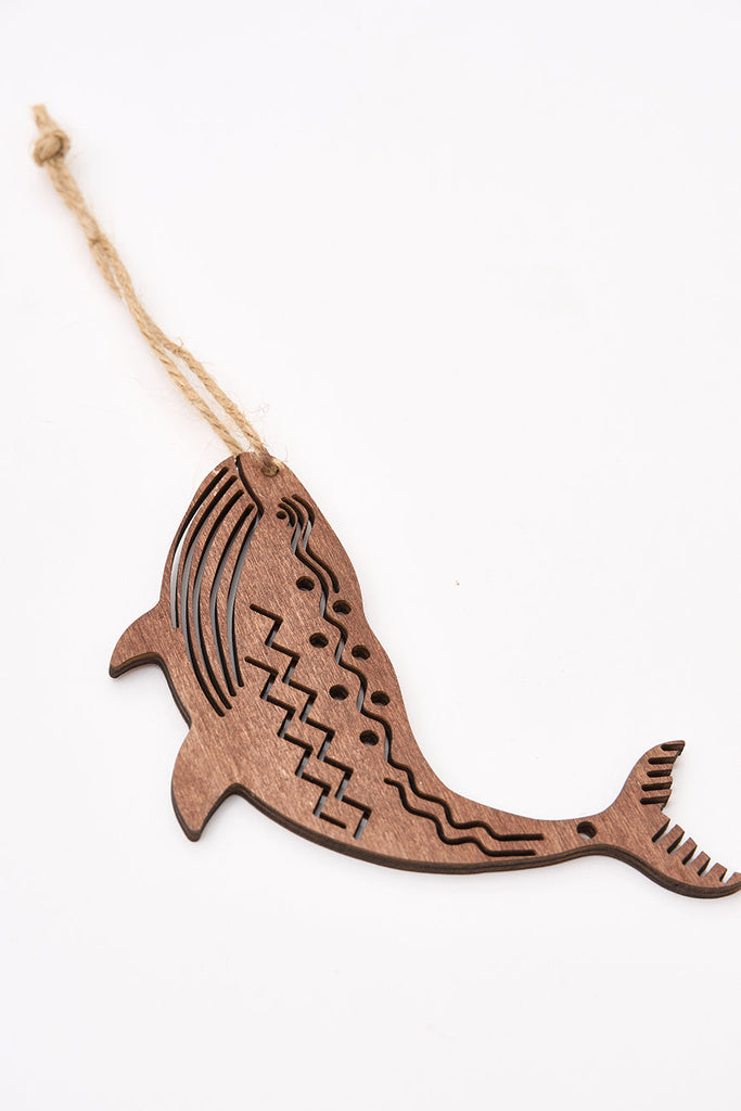 Colgante navideño forma de ballena en madera