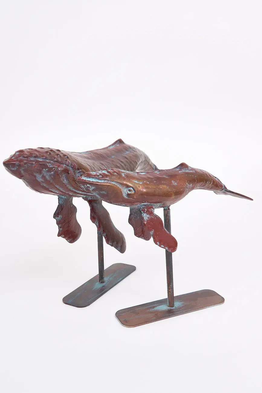 Ballena jorobada tamaño pequeño decorativa con base de metal