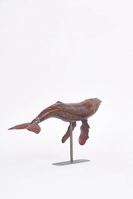 Ballena jorobada tamaño grande decorativa con base de metal