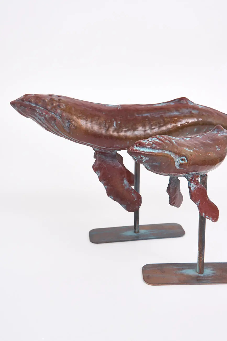 Ballena jorobada tamaño grande decorativa con base de metal