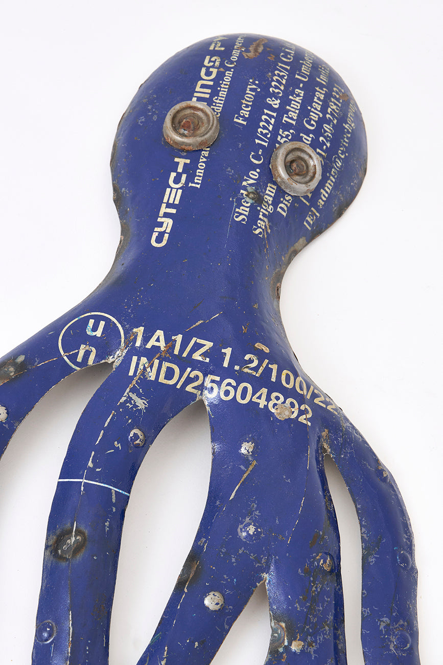 Pulpo decorativo de metal reciclado