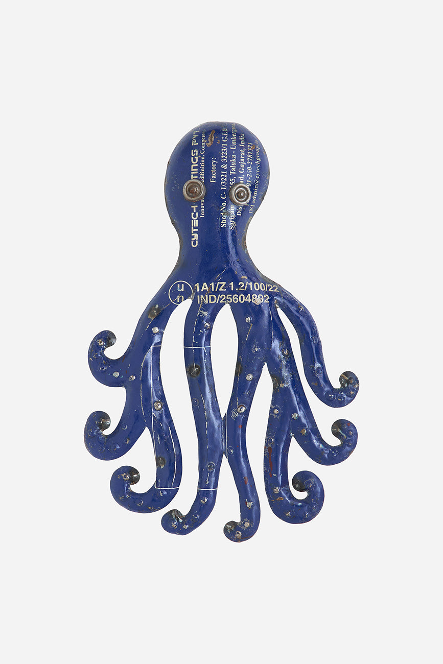 Pulpo decorativo de metal reciclado