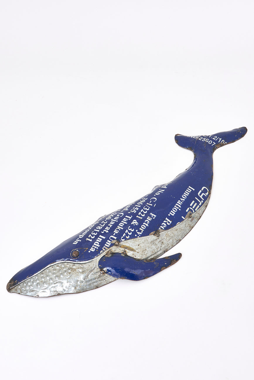 Ballena decorativa de metal reciclado