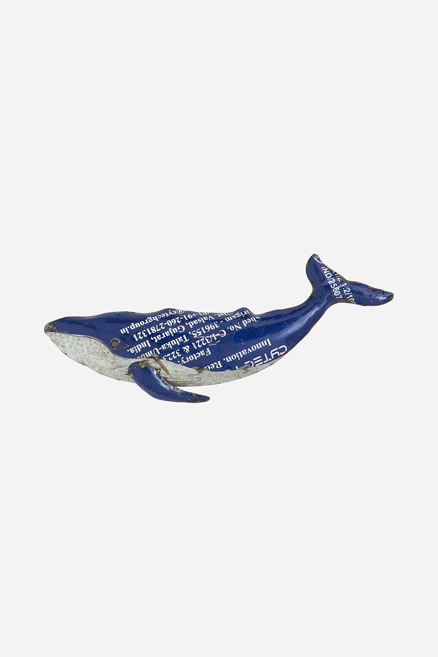 Ballena decorativa de metal reciclado