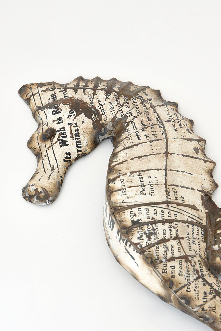 Caballito de mar decorativo de metal reciclado