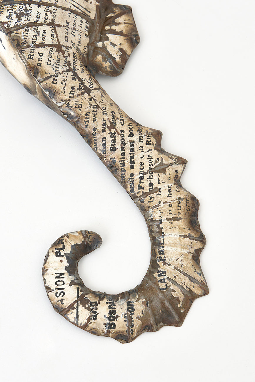 Caballito de mar decorativo de metal reciclado