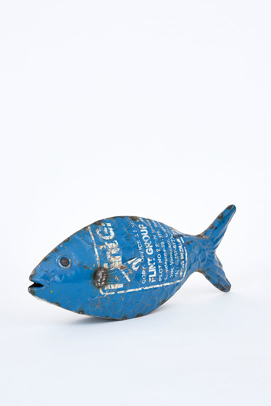 Pez decorativo de metal reciclado