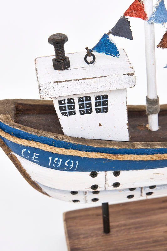 Barco decorativo de madera con base