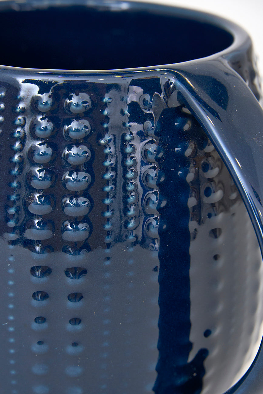 Taza de cerámica con textura de erizo de mar