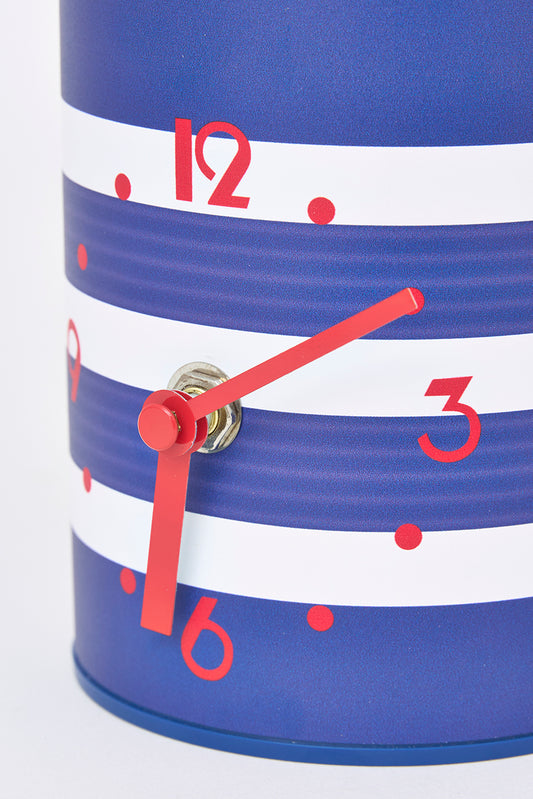 Pot à crayons navy horloge en plastique à rayures