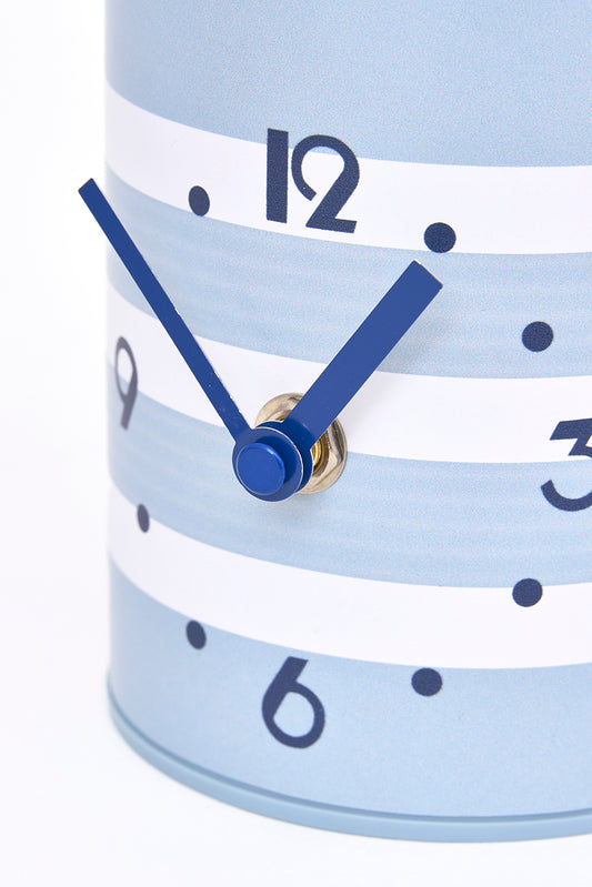 Pot à crayons horloge en plastique à rayures