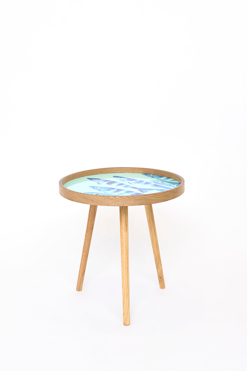 Set de 3 mesas redondas de madera esmaltada con banco de peces