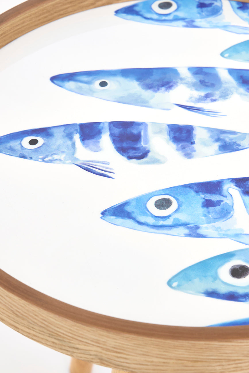 Set de 3 mesas redondas de madera esmaltada con banco de peces