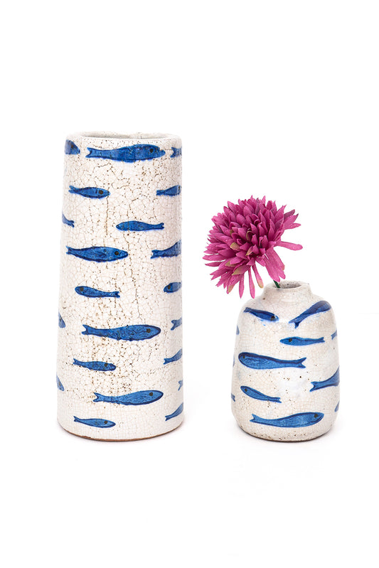 Vasija de terracota con peces pintados