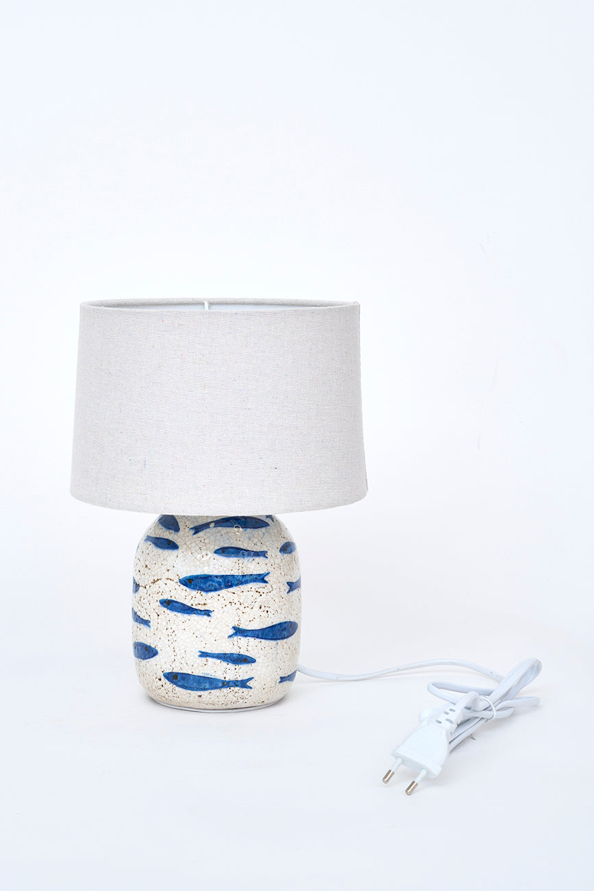 Lámpara de terracota con peces pintados