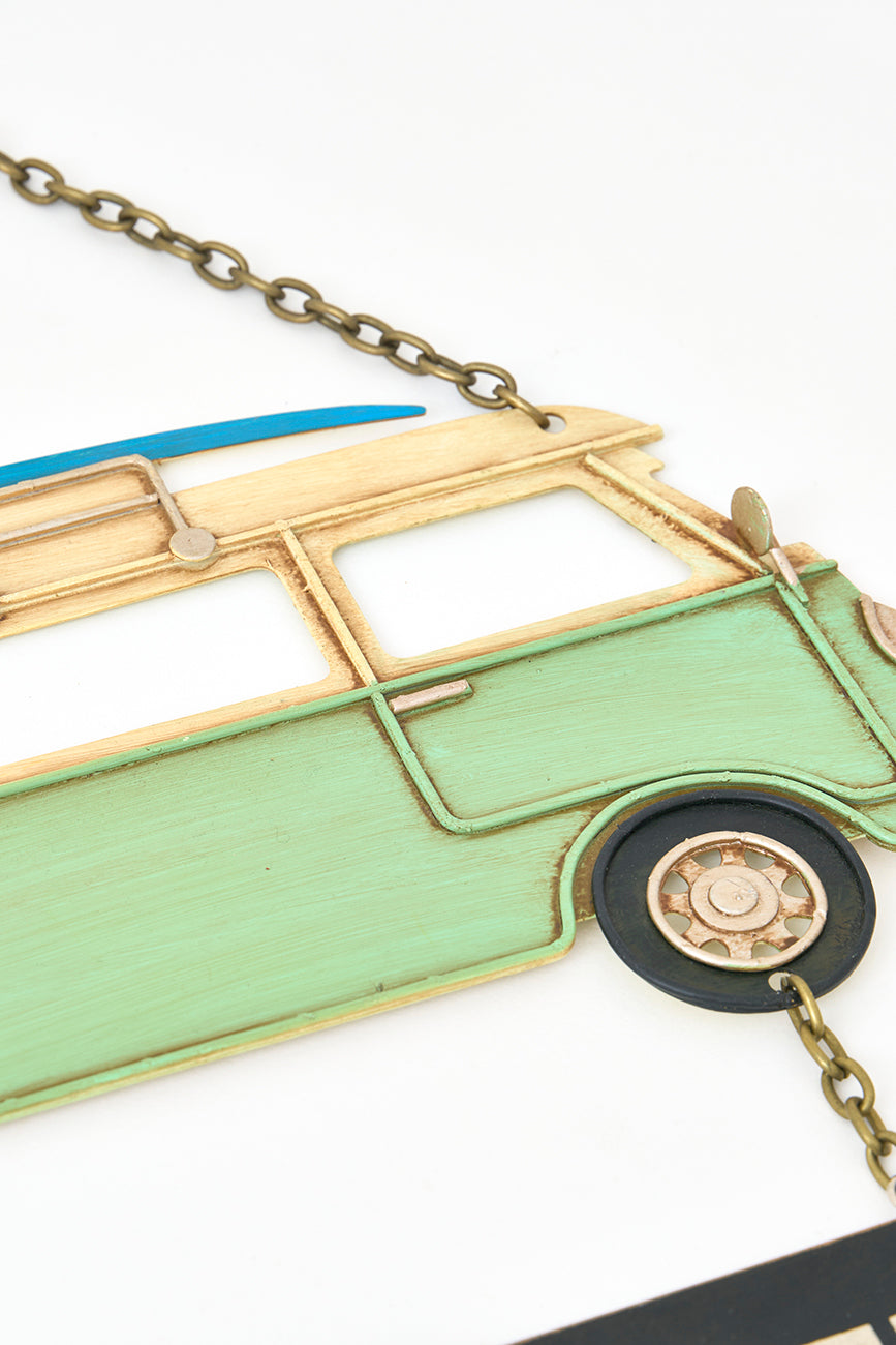 Colgante de metal “Gone Surfing”