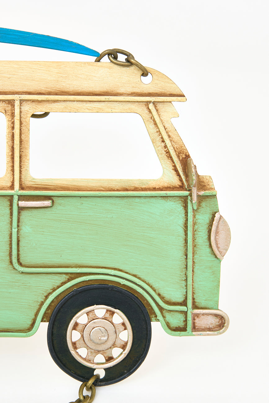 Colgante de metal “Gone Surfing”