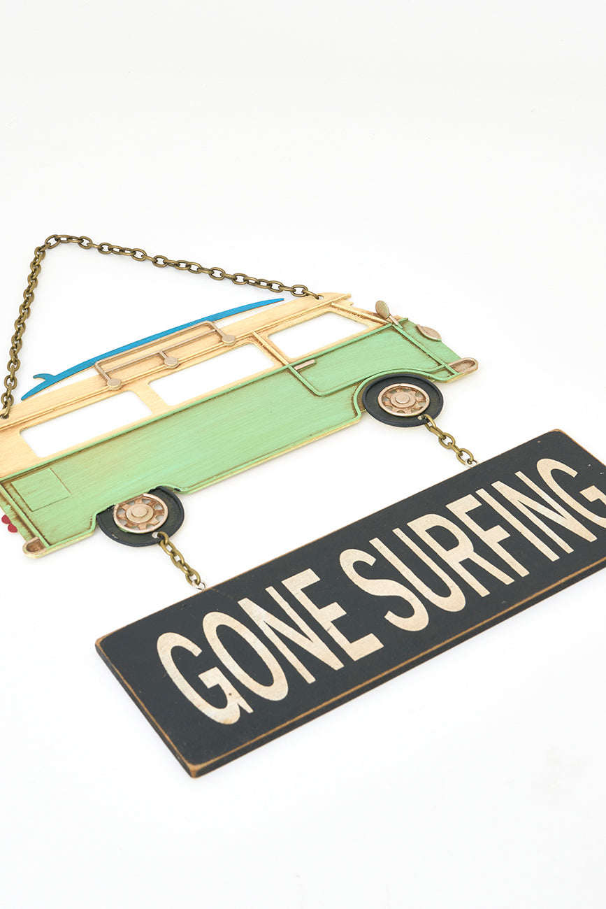 Colgante de metal “Gone Surfing”