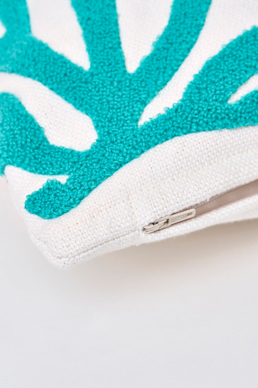 Cojín de algodón con corales bordados