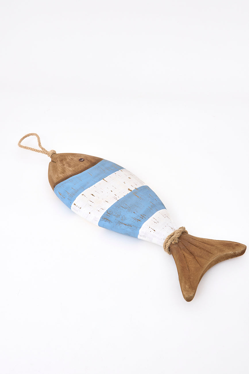 Suspension en bois en forme de poisson