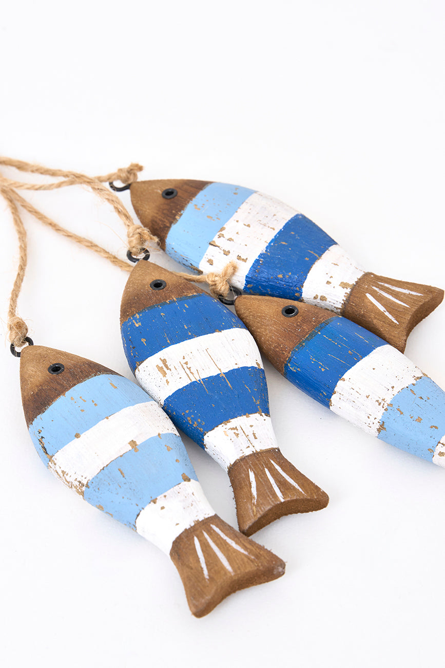 Guirlande de 4 poissons en bois à rayures