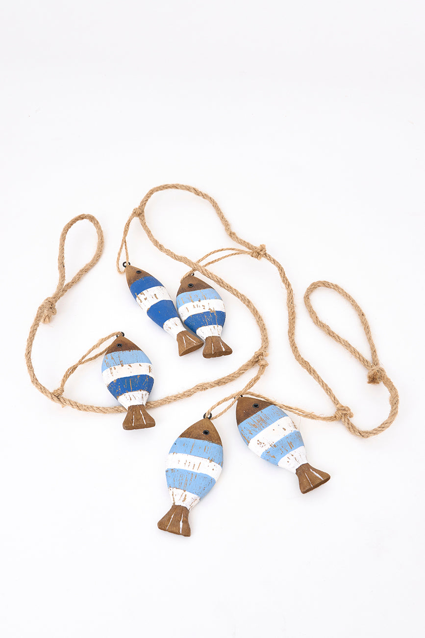 Guirlande de poissons en bois à rayures