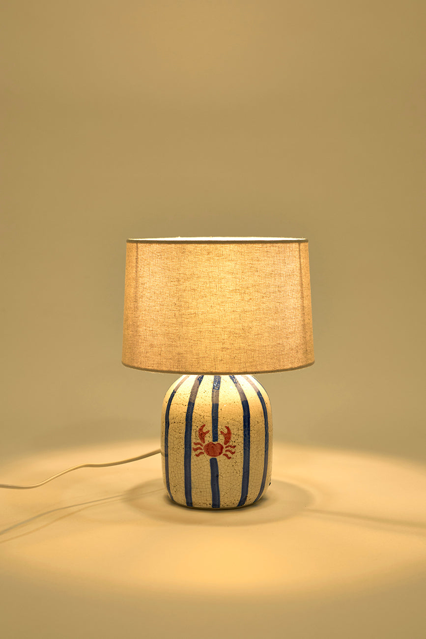 Lámpara de cerámica con cangrejo pintado