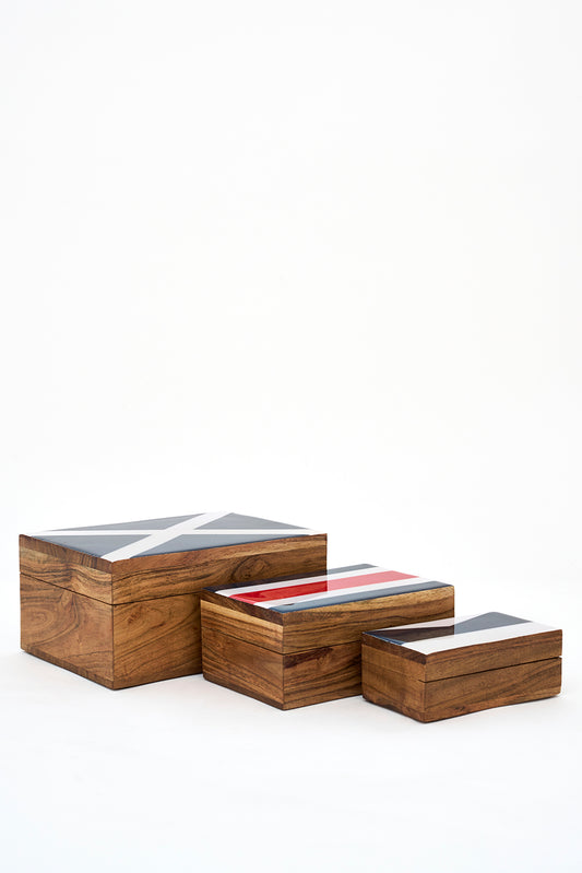 Set de 3 cajas de madera con tapa esmaltada y bandera náutica
