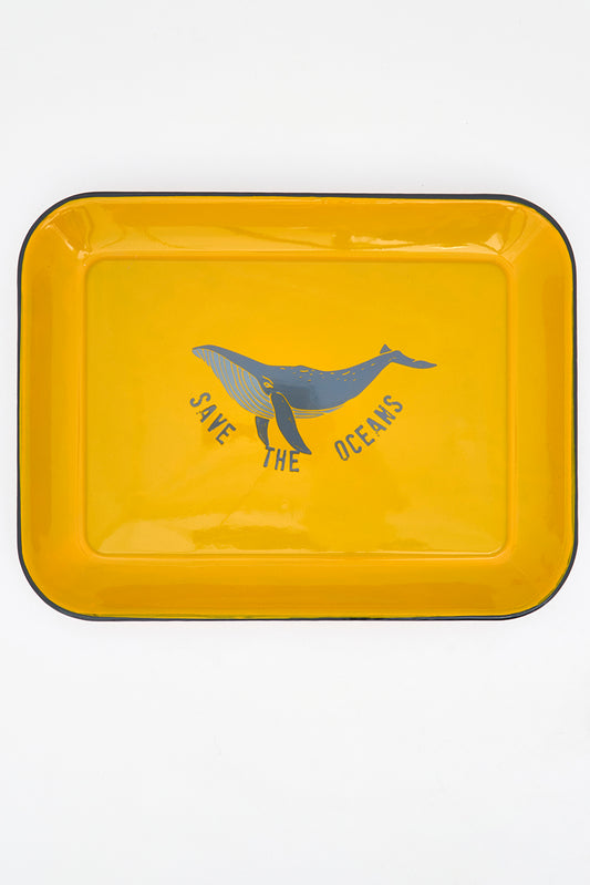 Bandeja de metal esmaltado con ballena