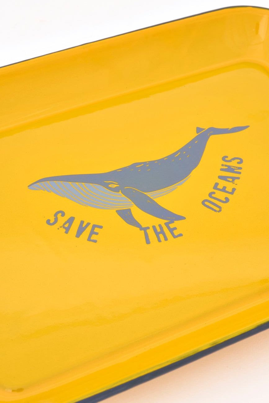 Plateau en métal émaillé avec baleine