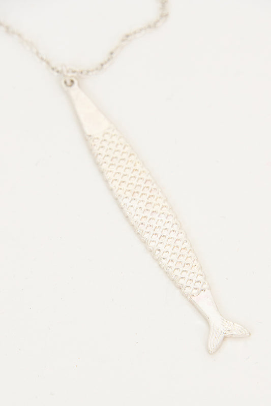 Collier en métal en forme de poisson