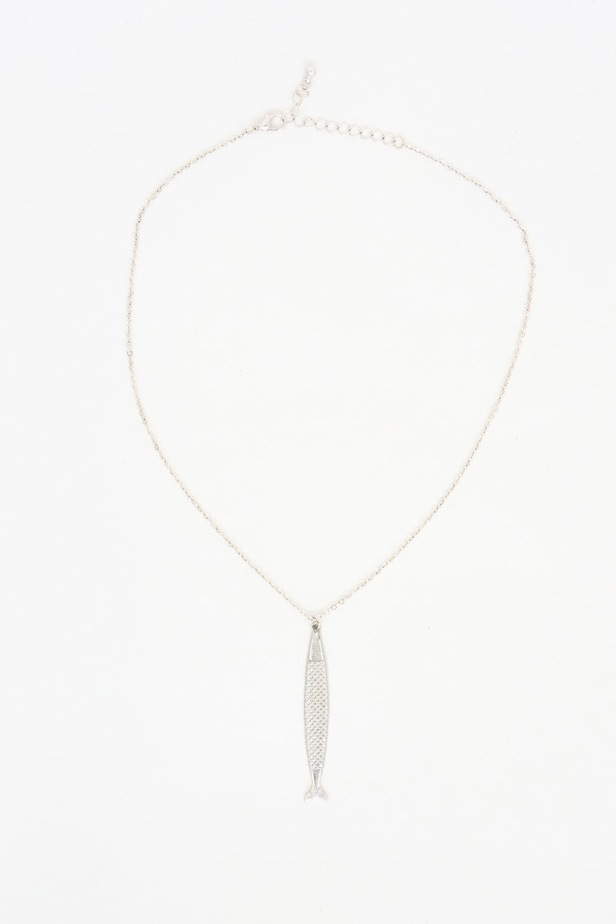 Collier en métal en forme de poisson