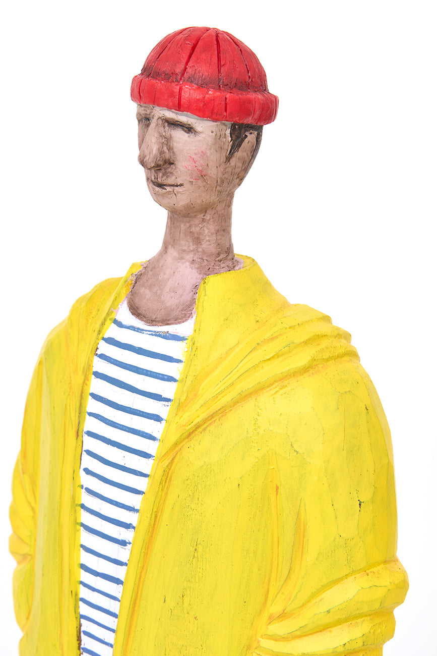 Marinero decorativo de madera con chubasquero