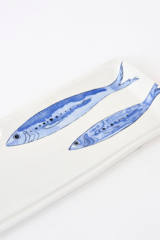 Plato rectangular con peces azules