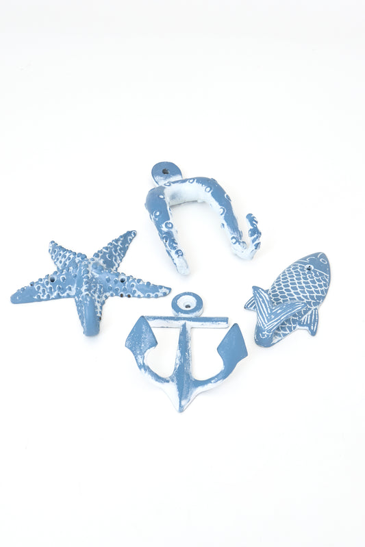 Colgador de metal con forma de ancla