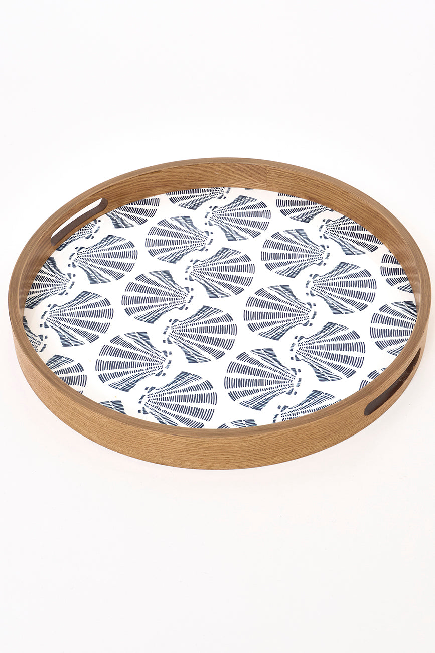 Set de 2 mesas de madera esmaltada con diseño de conchas