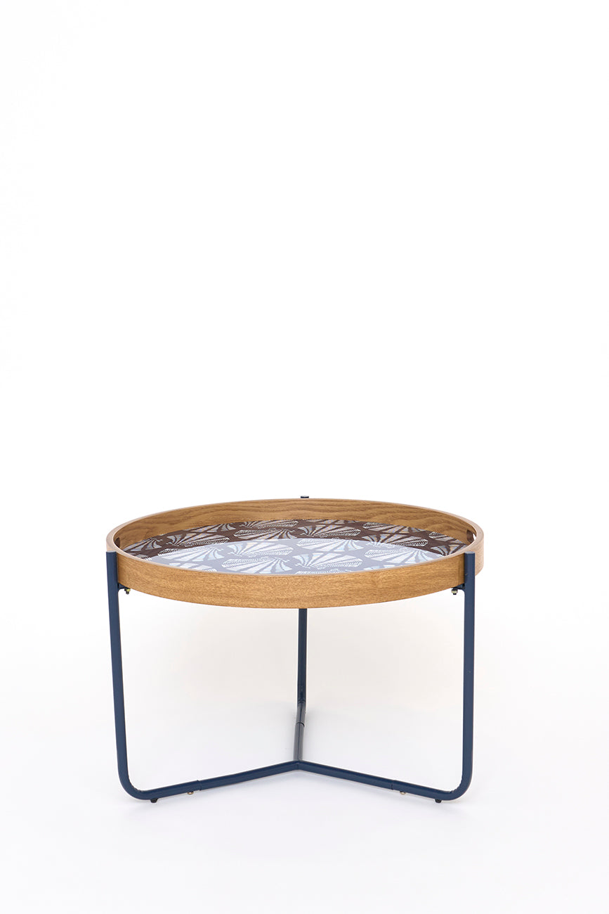 Set de 2 mesas de madera esmaltada con diseño de conchas