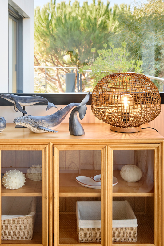 Lámpara de mesa de ratán