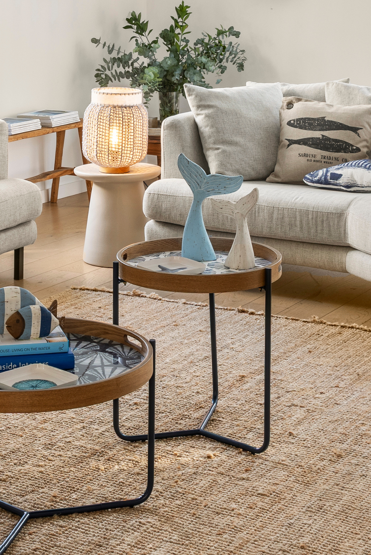 Kotoizko sare-formako mahai gaineko lanpara