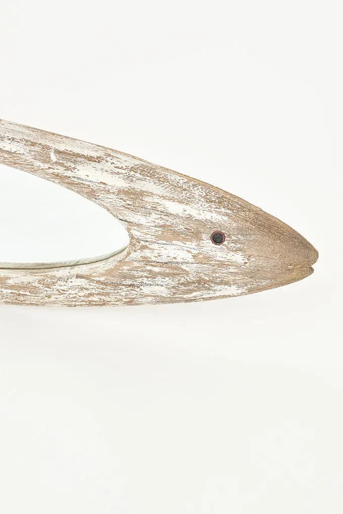 Espejo grande de madera con forma de pez